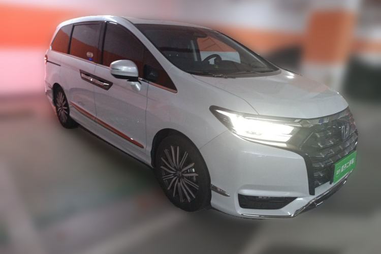 Used Honda Elysion 2024 2.0L eHEV Luxury Edition Front Right 45 Deg