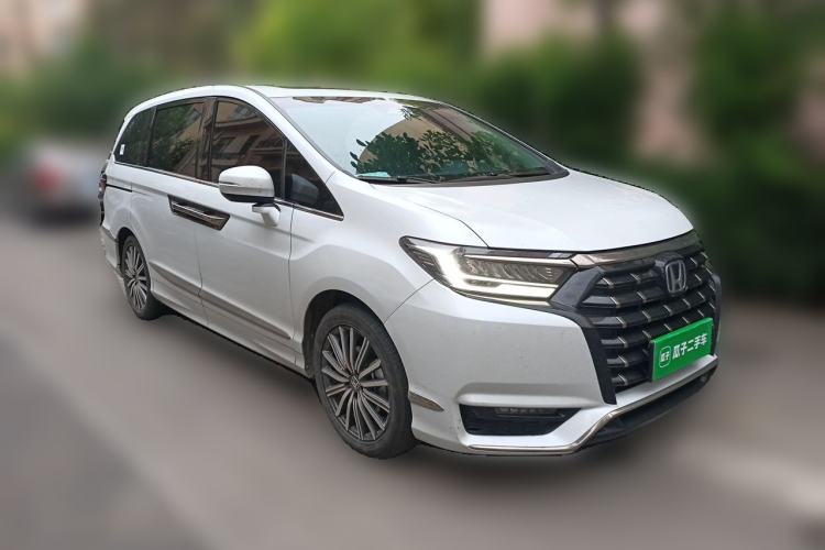 Used Honda Elysion 2024 2.0L eHEV Luxury Edition Front Right 45 Deg