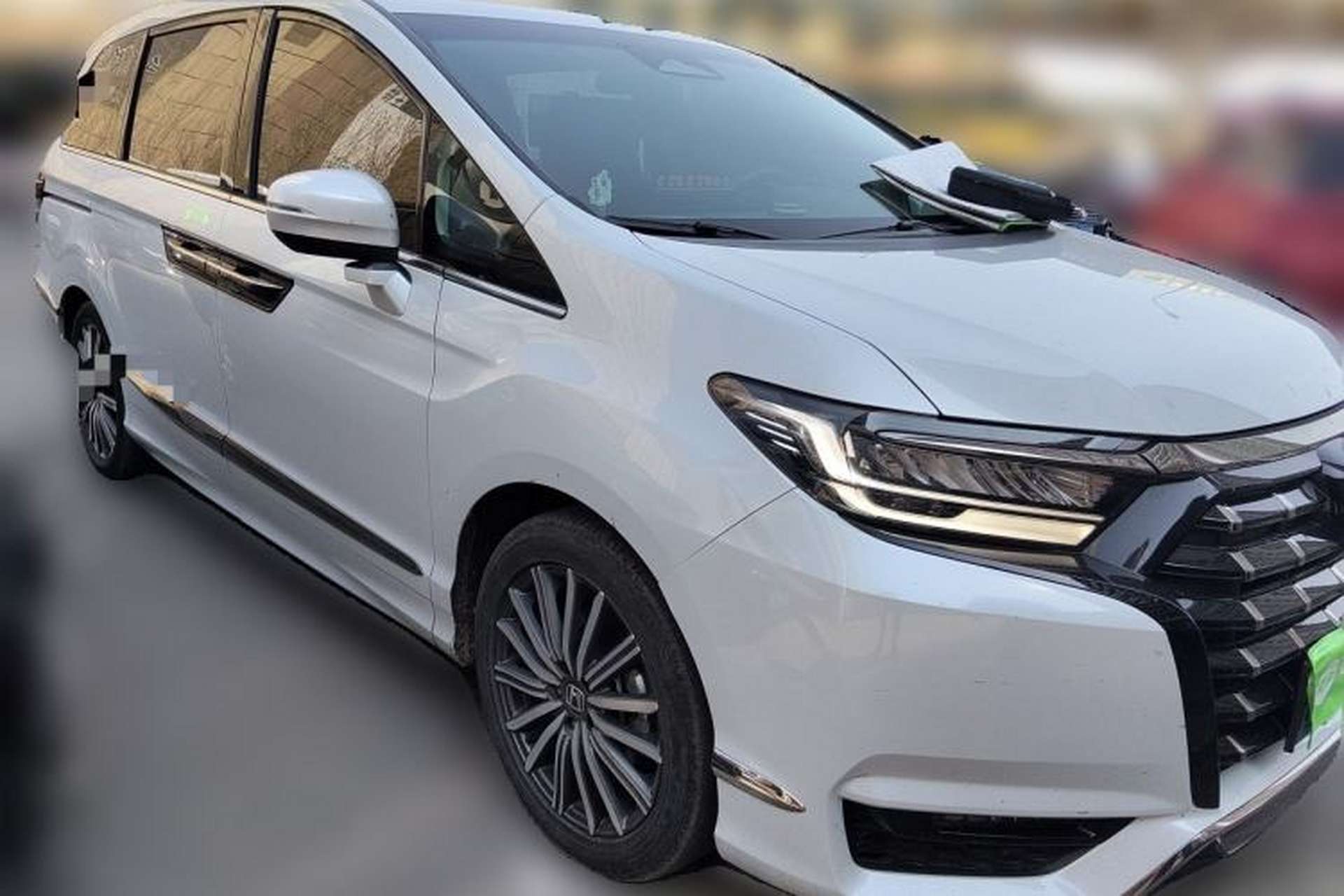 Used Honda Elysion 2024 2.0L eHEV Luxury Edition Front Right 45 Deg