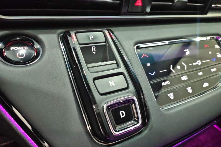 Used Honda Elysion 2024 2.0L eHEV Luxury Edition Gear Lever