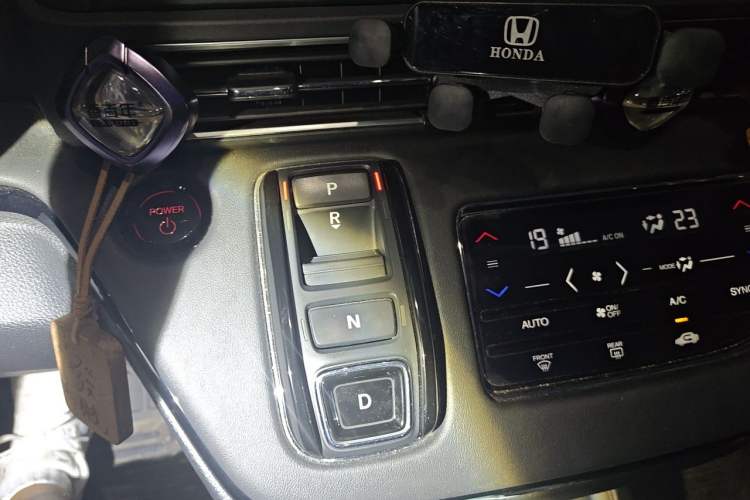 Used Honda Elysion 2024 2.0L eHEV Luxury Edition Gear Lever