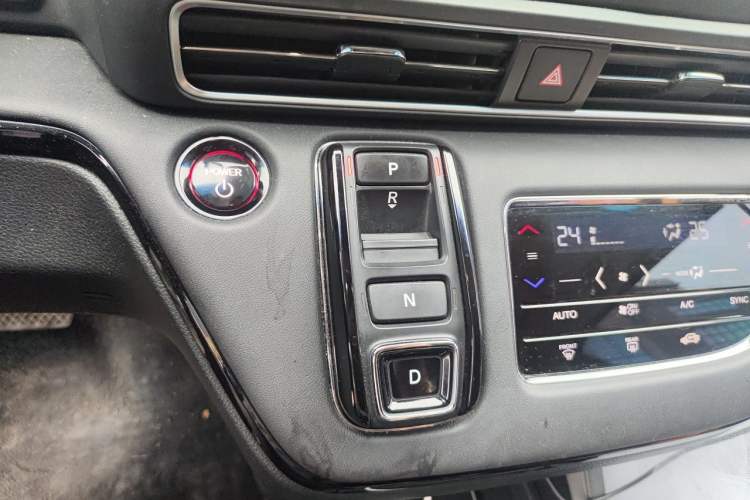 Used Honda Elysion 2024 2.0L eHEV Luxury Edition Gear Lever