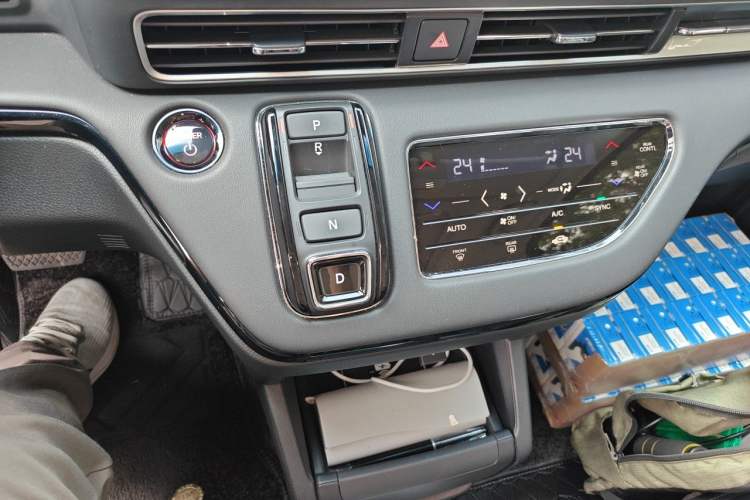 Used Honda Elysion 2024 2.0L eHEV Luxury Edition Gear Lever