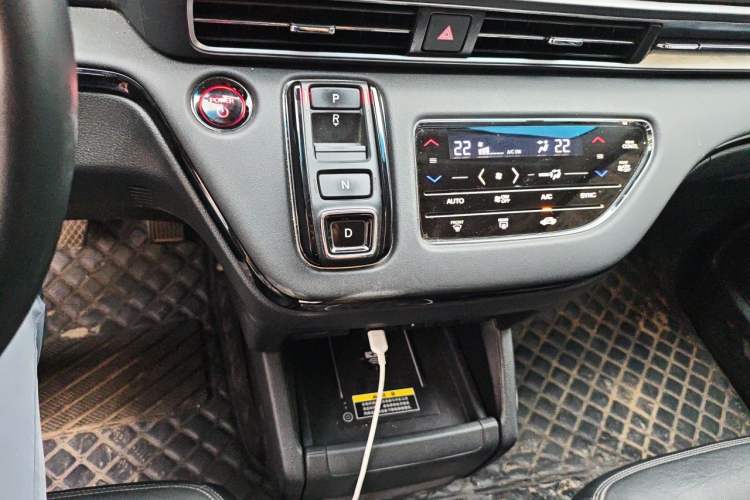 Used Honda Elysion 2024 2.0L eHEV Luxury Edition Gear Lever