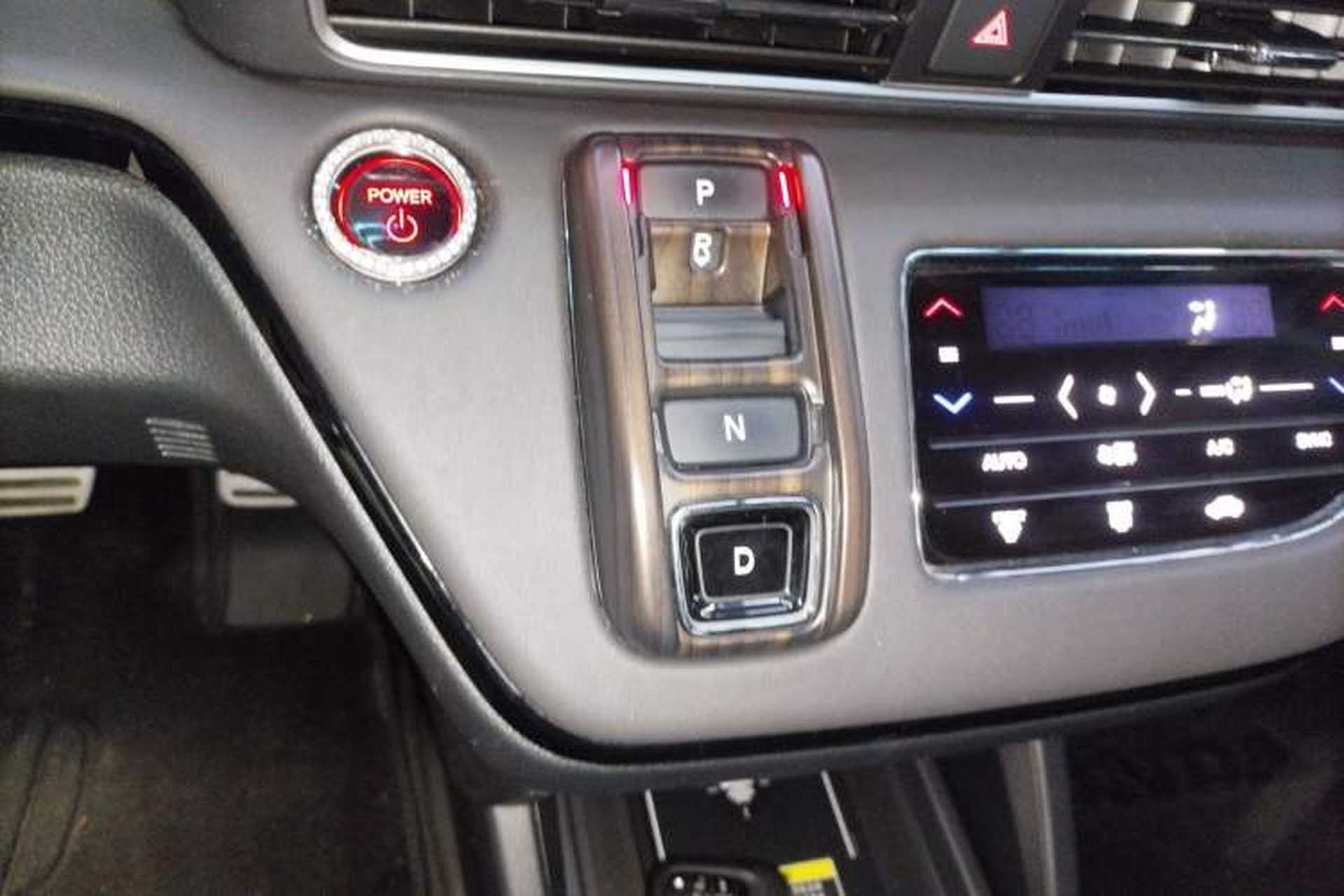 Used Honda Elysion 2024 2.0L eHEV Comfort Edition Gear Lever