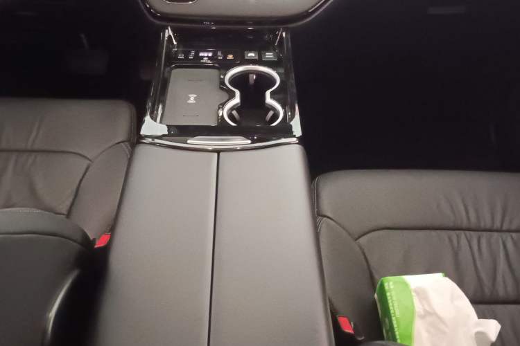 Used Honda Elysion 2024 2.0L eHEV Luxury Edition Gear Lever
