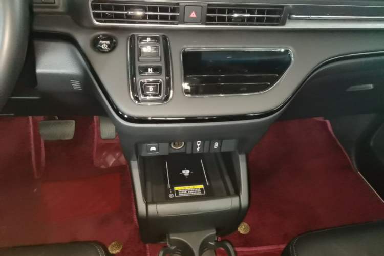 Used Honda Elysion 2024 2.0L eHEV Luxury Edition Gear Lever