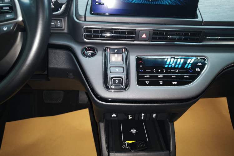 Used Honda Elysion 2024 2.0L eHEV Luxury Edition Gear Lever
