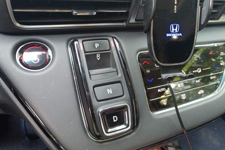 Used Honda Elysion 2024 2.0L eHEV Luxury Edition Gear Lever
