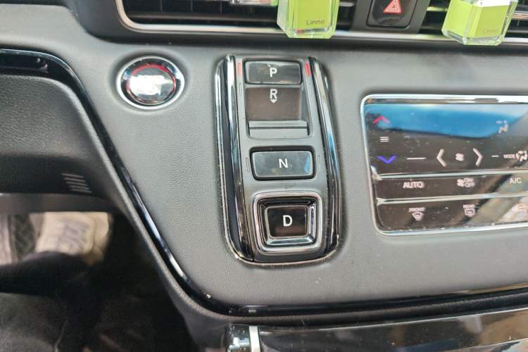 Used Honda Elysion 2024 2.0L eHEV Luxury Edition Gear Lever