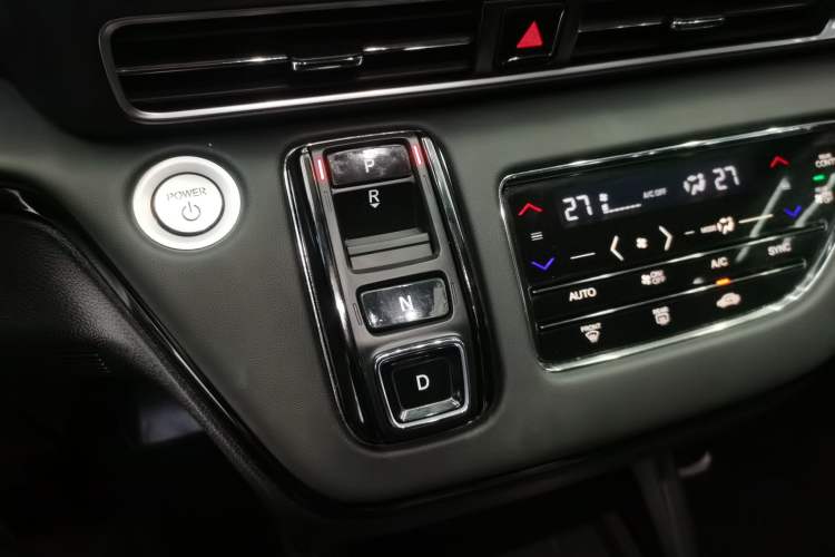 Used Honda Elysion 2024 2.0L eHEV Luxury Edition Gear Lever
