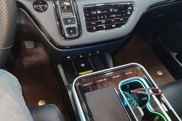 Used Honda Elysion 2024 2.0L eHEV Luxury Edition Gear Lever