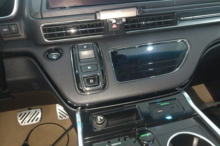 Used Honda Elysion 2024 2.0L eHEV Luxury Edition Gear Lever