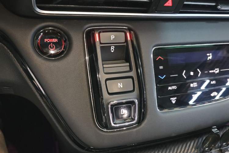 Used Honda Elysion 2024 2.0L eHEV Luxury Edition Gear Lever