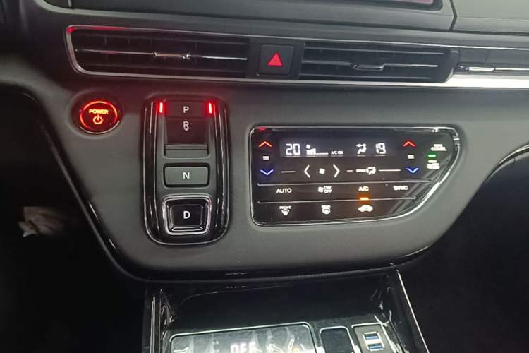 Used Honda Elysion 2024 2.0L eHEV Luxury Edition Gear Lever