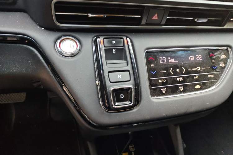 Used Honda Elysion 2024 2.0L eHEV Luxury Edition Gear Lever