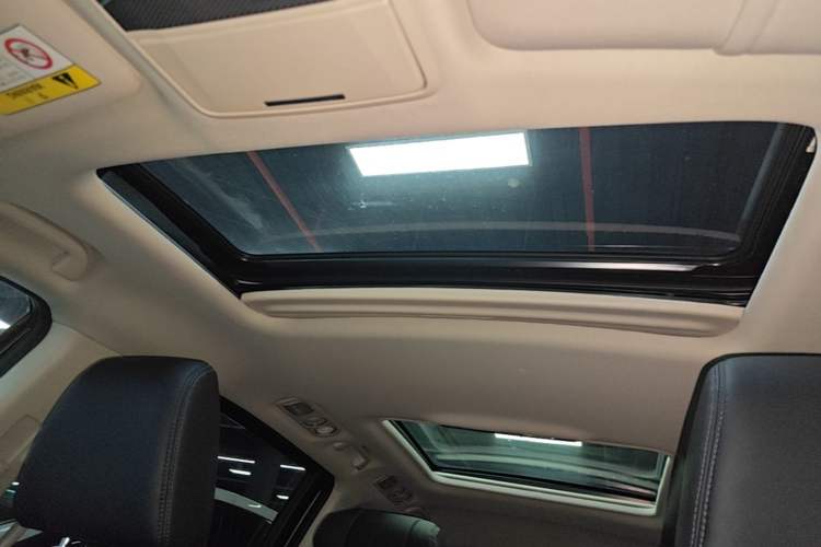 Used Honda Elysion 2024 2.0L eHEV Luxury Edition Headliner