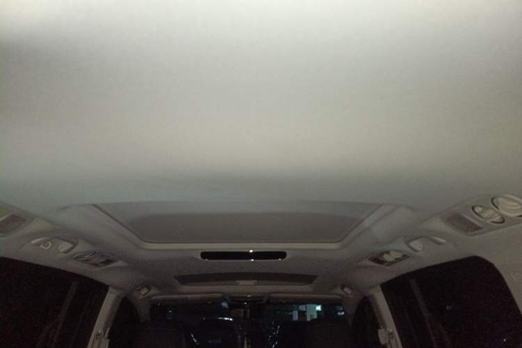 Used Honda Elysion 2024 2.0L eHEV Luxury Edition Headliner