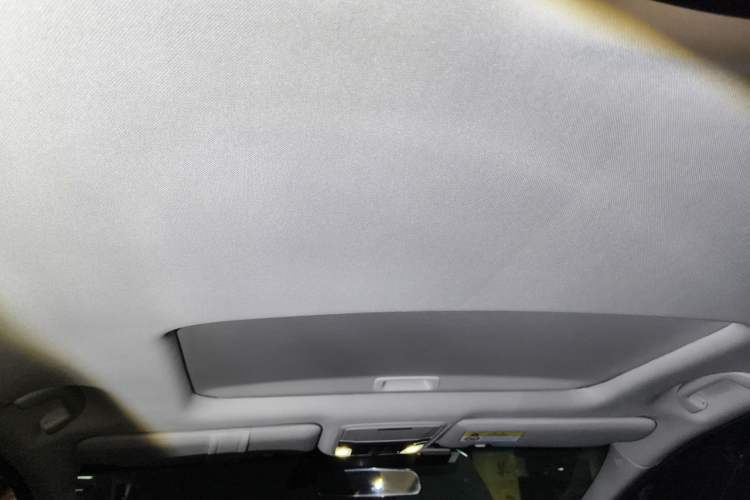 Used Honda Elysion 2024 2.0L eHEV Luxury Edition Headliner
