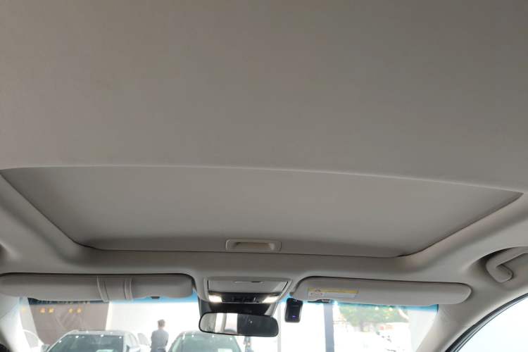 Used Honda Elysion 2024 2.0L eHEV Luxury Edition Headliner