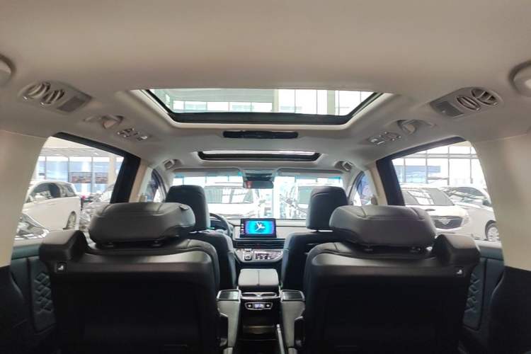 Used Honda Elysion 2024 2.0L eHEV Luxury Edition Headliner