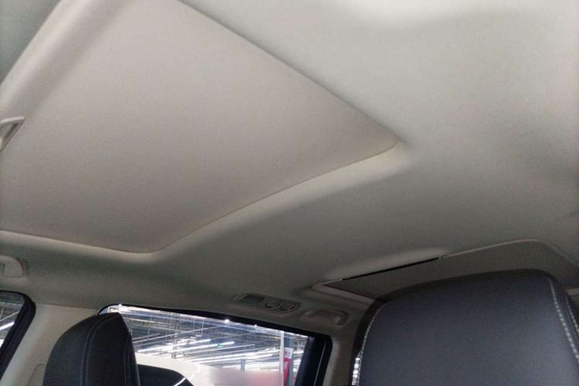 Used Honda Elysion 2024 2.0L eHEV Comfort Edition Headliner