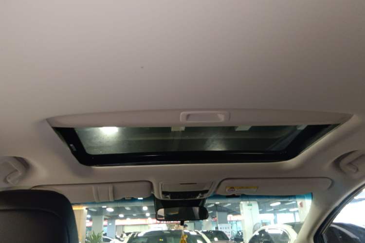 Used Honda Elysion 2024 2.0L eHEV Luxury Edition Headliner