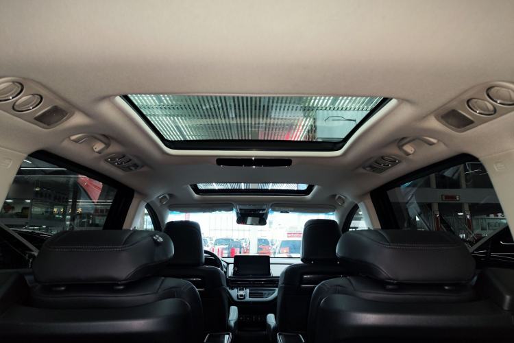 Used Honda Elysion 2024 2.0L eHEV Luxury Edition Headliner