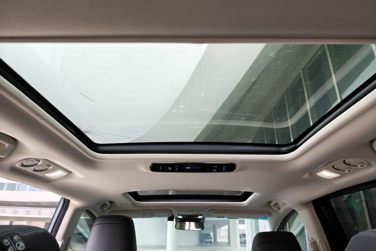 Used Honda Elysion 2024 2.0L eHEV Luxury Edition Headliner