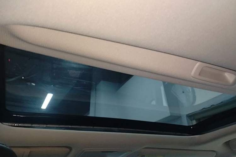 Used Honda Elysion 2024 2.0L eHEV Luxury Edition Headliner