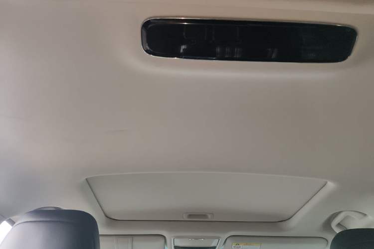 Used Honda Elysion 2024 2.0L eHEV Luxury Edition Headliner