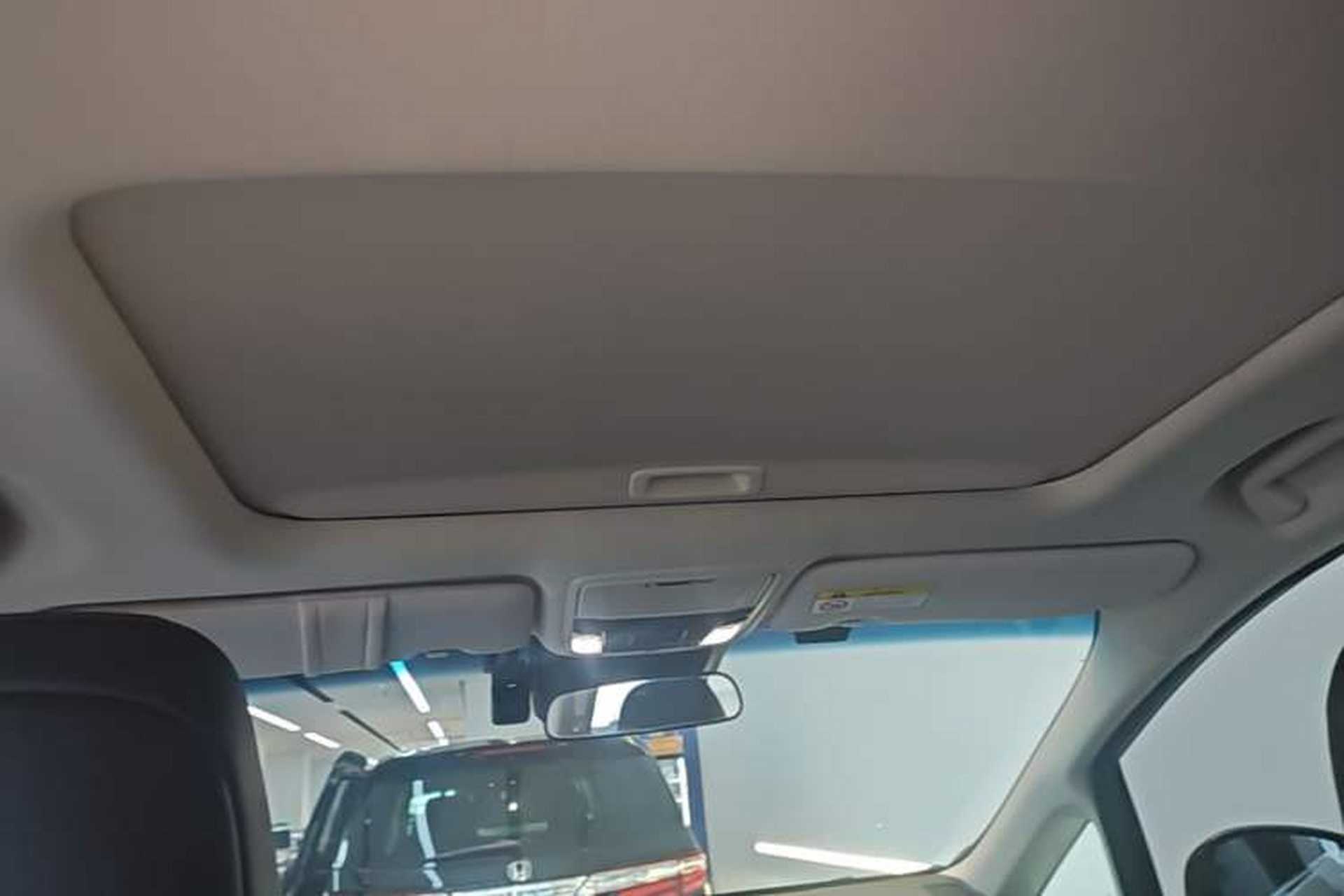 Used Honda Elysion 2024 2.0L eHEV Luxury Edition Headliner