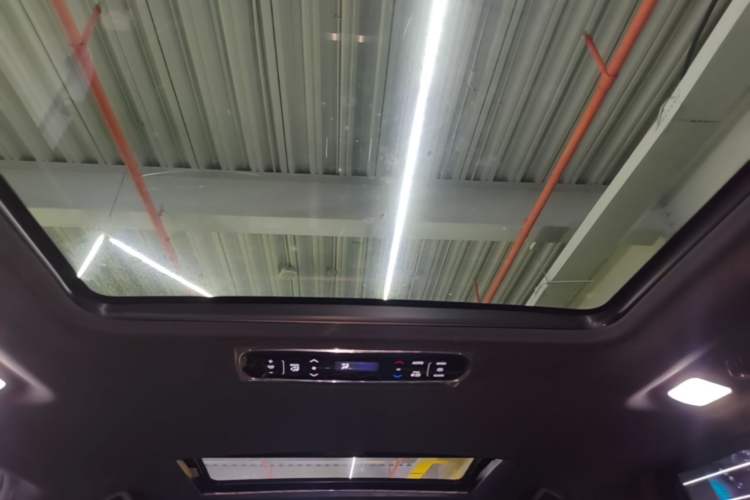 Used Honda Elysion 2024 2.0L eHEV Luxury Edition Headliner