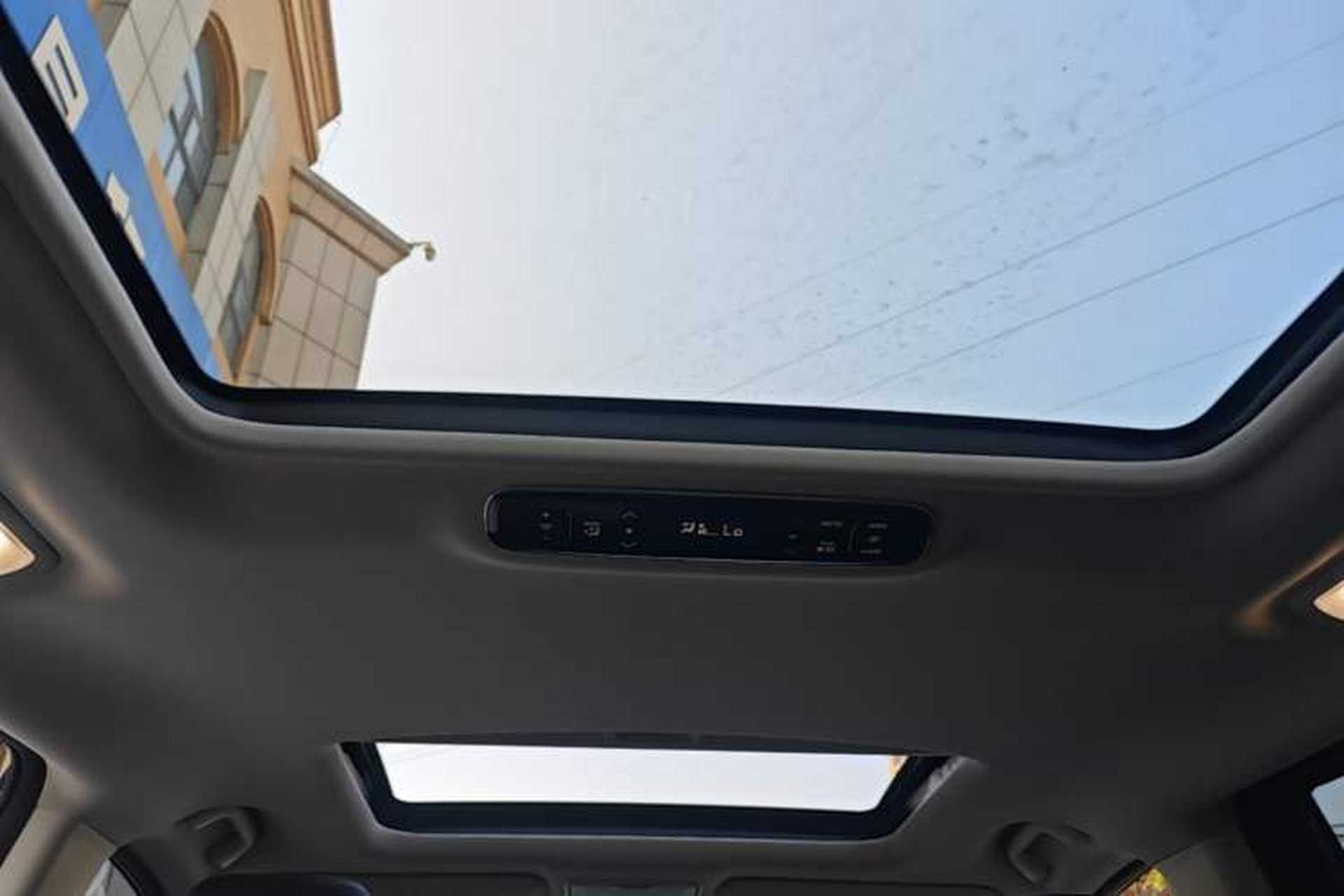 Used Honda Elysion 2024 2.0L eHEV Luxury Edition Headliner