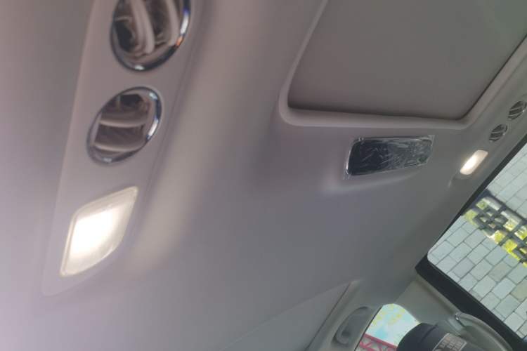 Used Honda Elysion 2024 2.0L eHEV Luxury Edition Headliner
