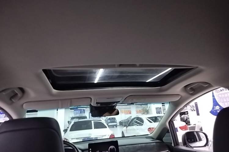 Used Honda Elysion 2024 2.0L eHEV Luxury Edition Headliner