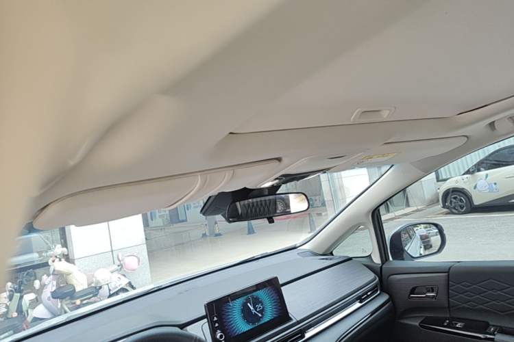 Used Honda Elysion 2024 2.0L eHEV Luxury Edition Headliner