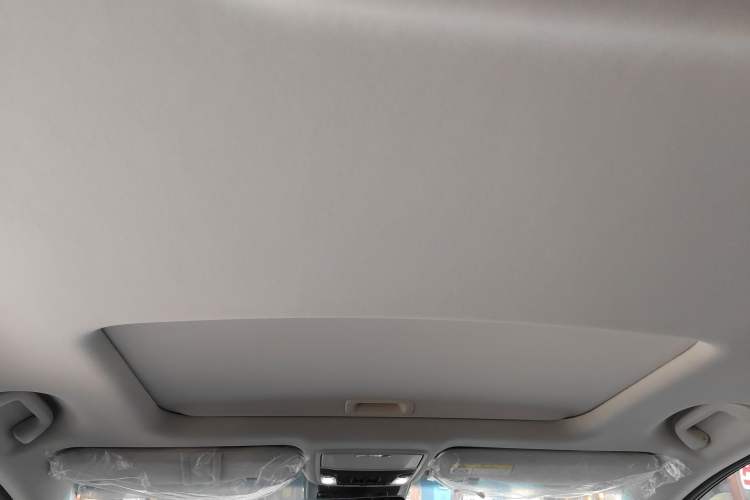 Used Honda Elysion 2024 2.0L eHEV Luxury Edition Headliner