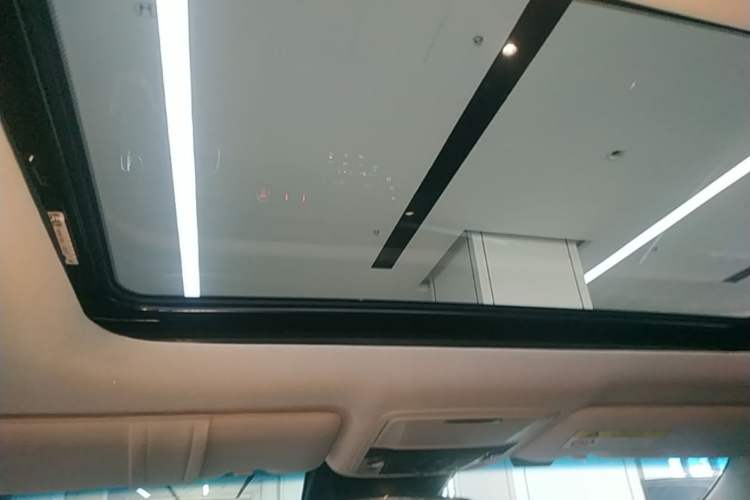 Used Honda Elysion 2024 2.0L eHEV Luxury Edition Headliner
