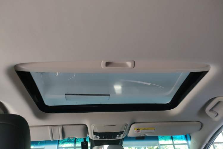 Used Honda Elysion 2024 2.0L eHEV Luxury Edition Headliner