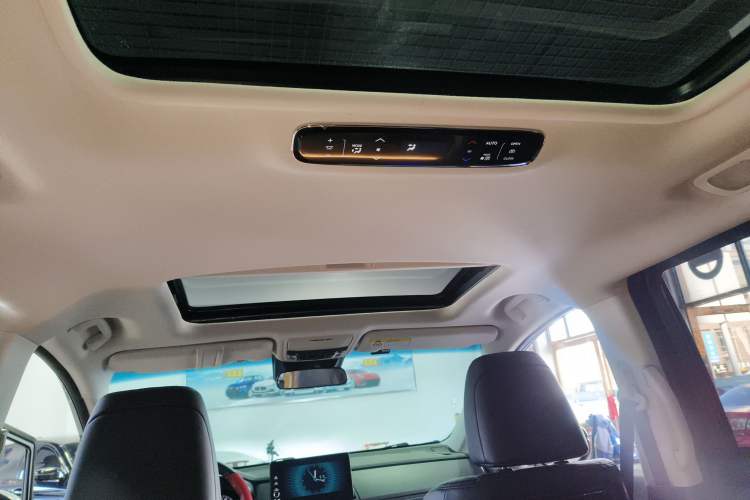 Used Honda Elysion 2024 2.0L eHEV Luxury Edition Headliner