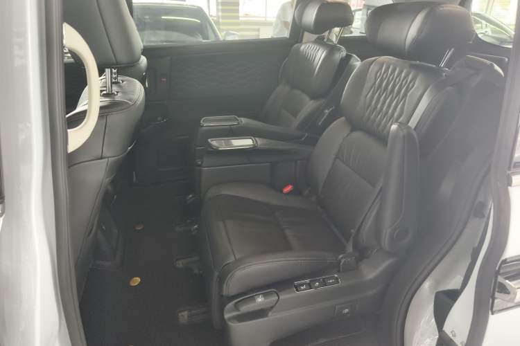 Used Honda Elysion 2024 2.0L eHEV Luxury Edition Interior 1