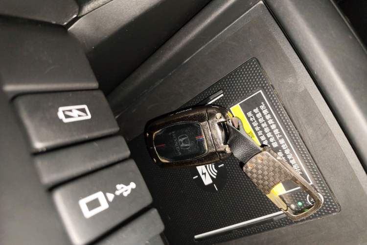 Used Honda Elysion 2024 2.0L eHEV Luxury Edition Interior 1