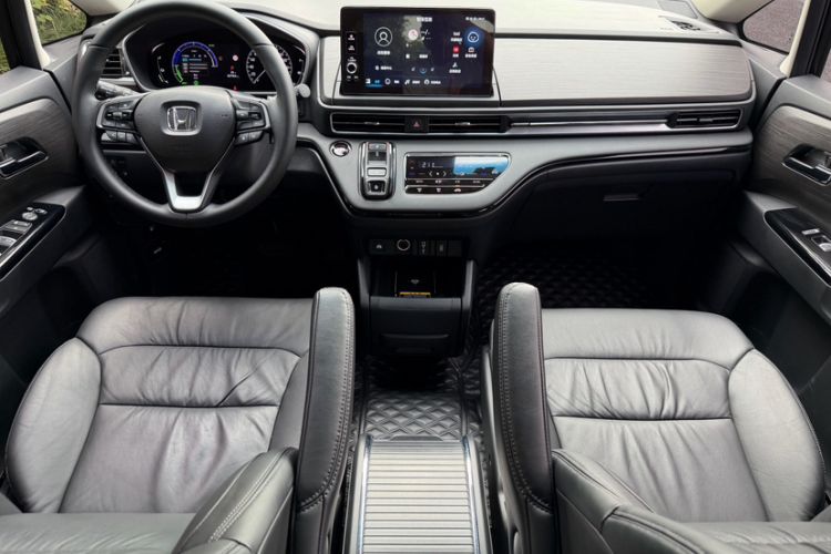 Used Honda Elysion 2024 2.0L eHEV Luxury Edition Interior 1