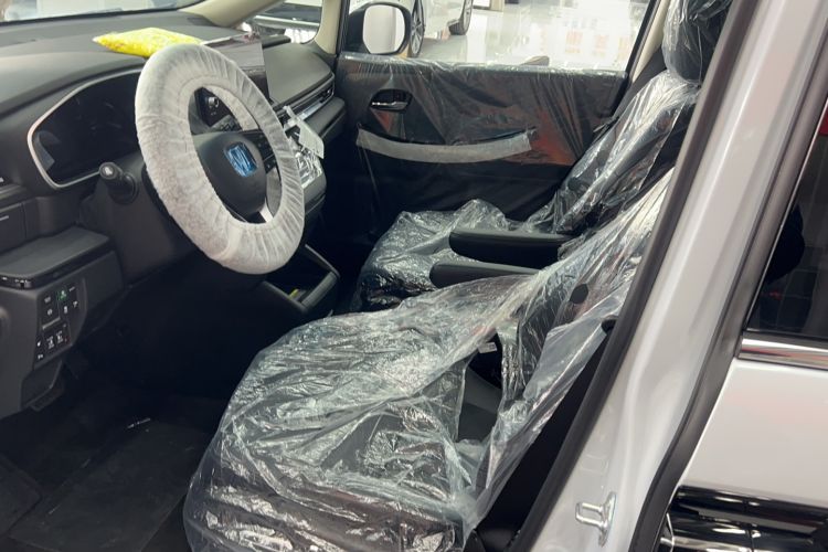 Used Honda Elysion 2024 2.0L eHEV Luxury Edition Interior 1