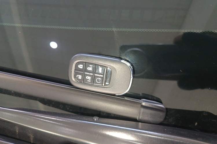 Used Honda Elysion 2024 2.0L eHEV Luxury Edition Interior 1