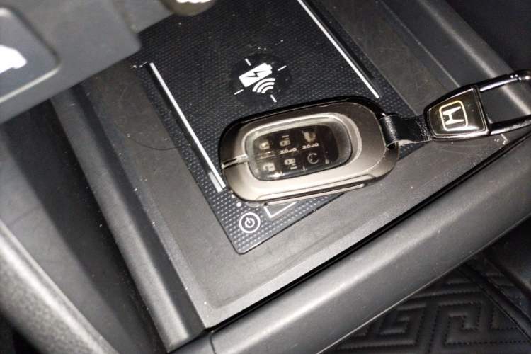 Used Honda Elysion 2024 2.0L eHEV Luxury Edition Interior 1