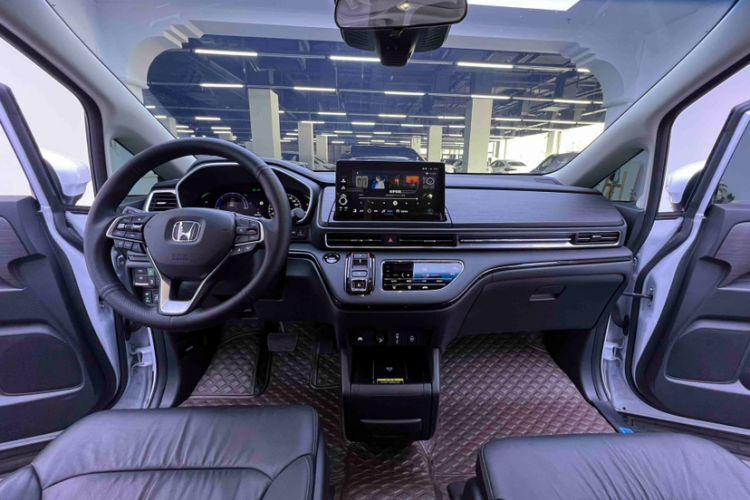 Used Honda Elysion 2024 2.0L eHEV Luxury Edition Interior 1