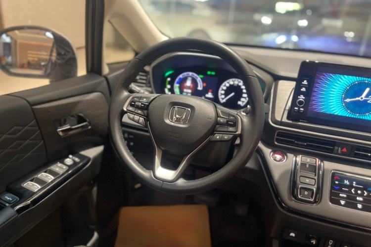 Used Honda Elysion 2024 2.0L eHEV Luxury Edition Interior 1
