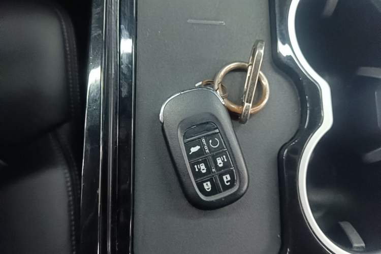 Used Honda Elysion 2024 2.0L eHEV Luxury Edition Interior 1